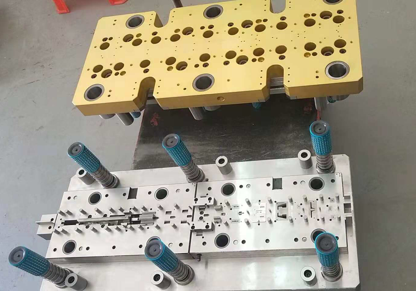 Hardware mold